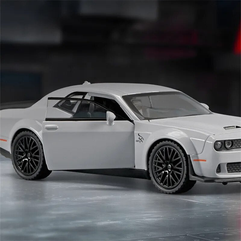 Dodge Challenger SRT Alloy Muscle Car Model Diecast Sports Car Model 1:32